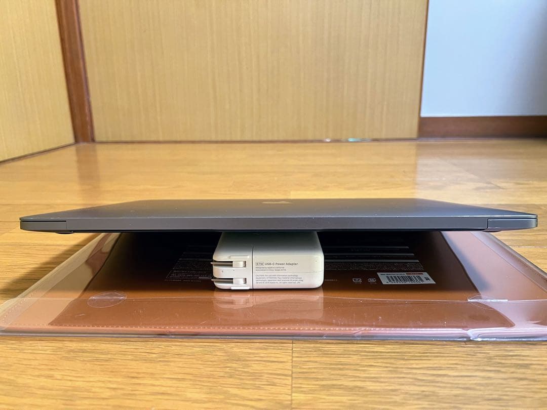 MacBook Pro 15インチ 2019 i7/16GB 高級レザーケース付