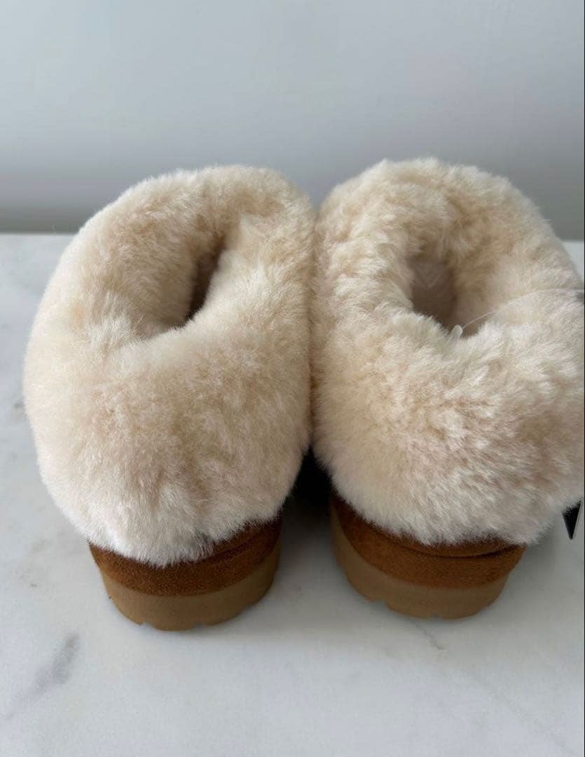 残り一点！新品　UGG エクスプレス　ムートンブーツ　厚底　EU37 売切り