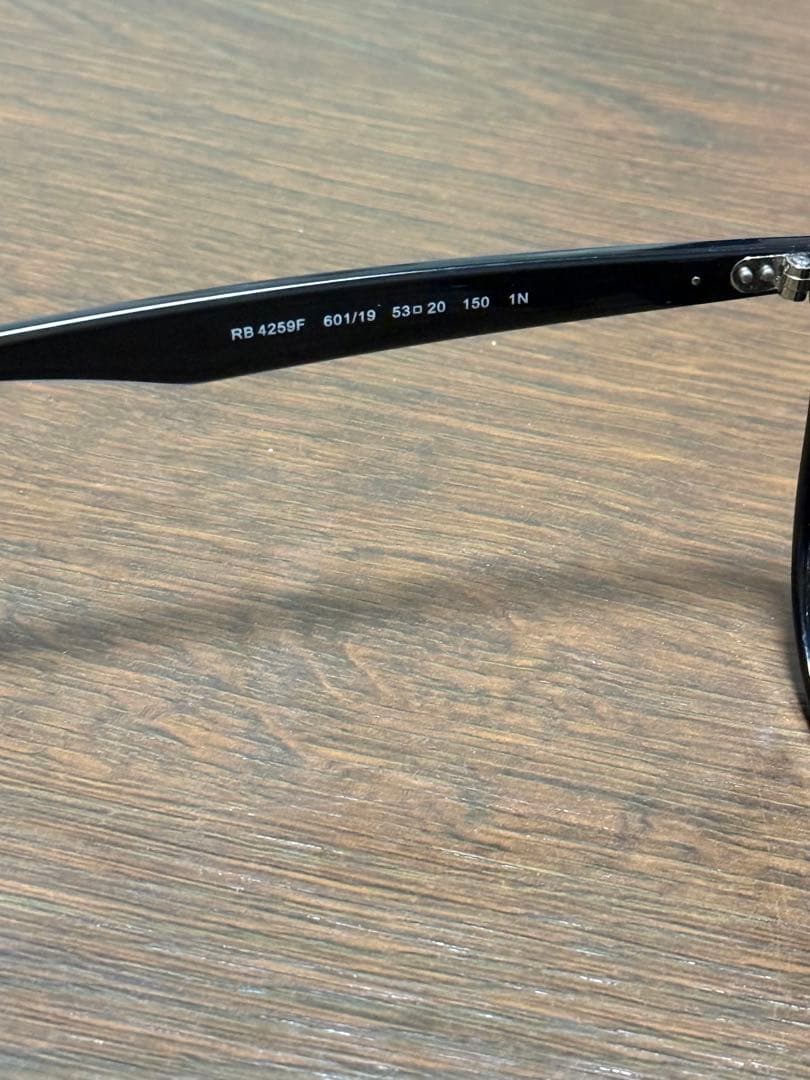 Ray-Ban サングラス ブラックフレーム