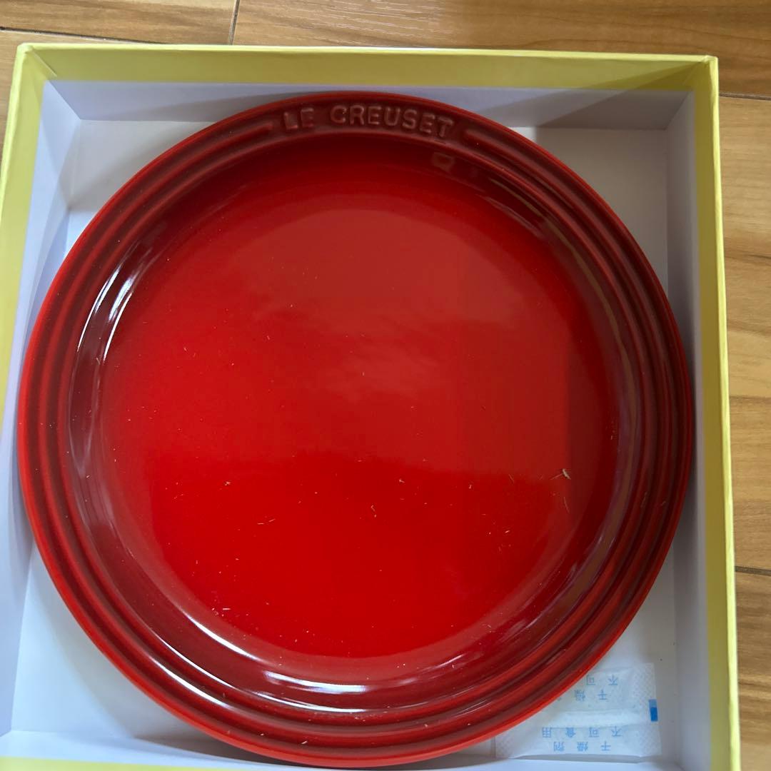 新品未使用・ルクルーゼ・EOS鍋20㌢・ラウドプレート2枚19㌢