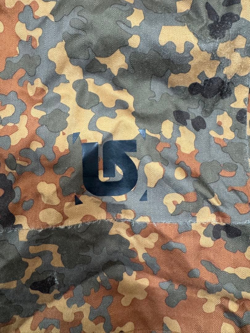 BURTON 迷彩柄 スノーボードウェア S