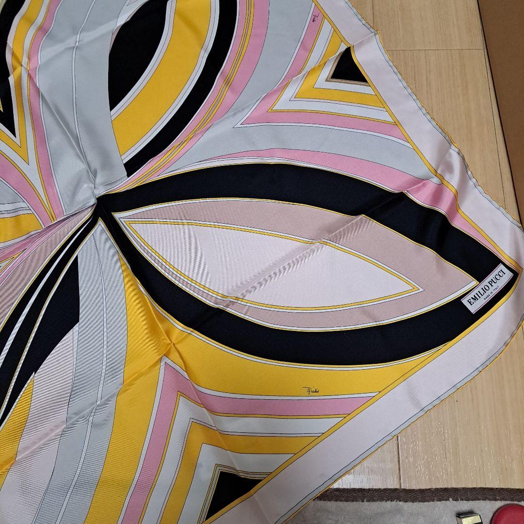 EMILIO PUCCI 幾何学模様 シルクスカーフ