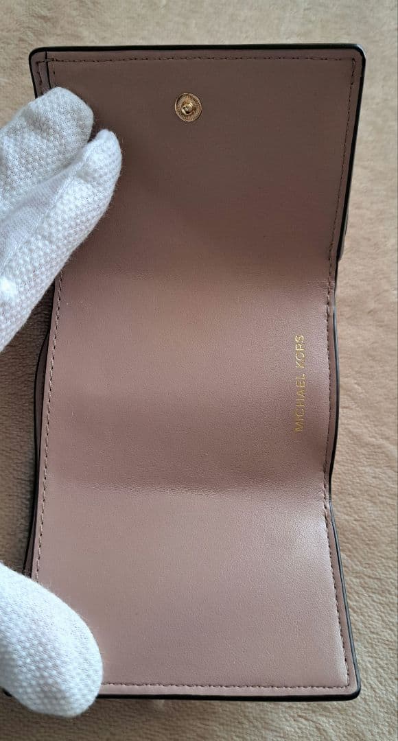 新品 マイケルコース 三つ折り財布