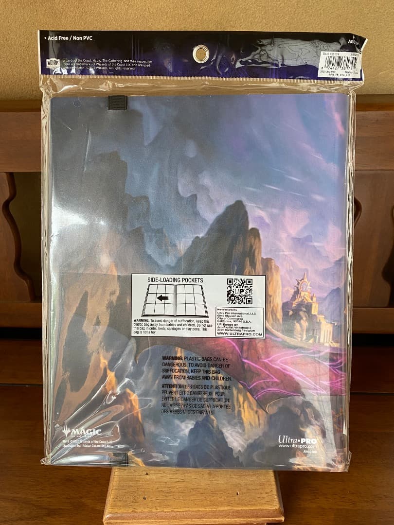 MTG：イクサラン失われし洞窟　9ポケットバインダー　Ultra•PRO