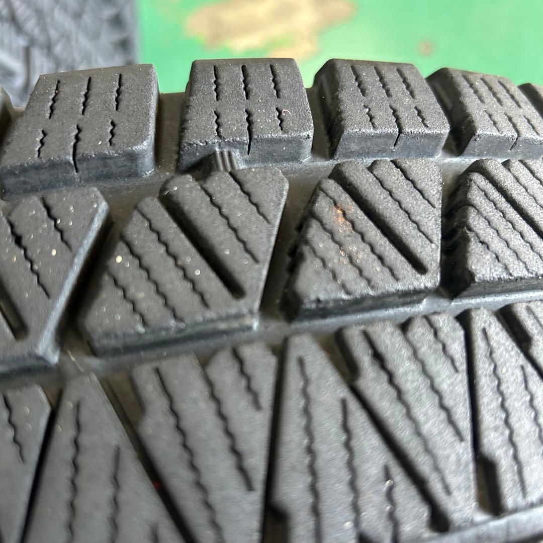 中古スタッドレス215/70R16ブリザックDM-V3　XV、デリカなど