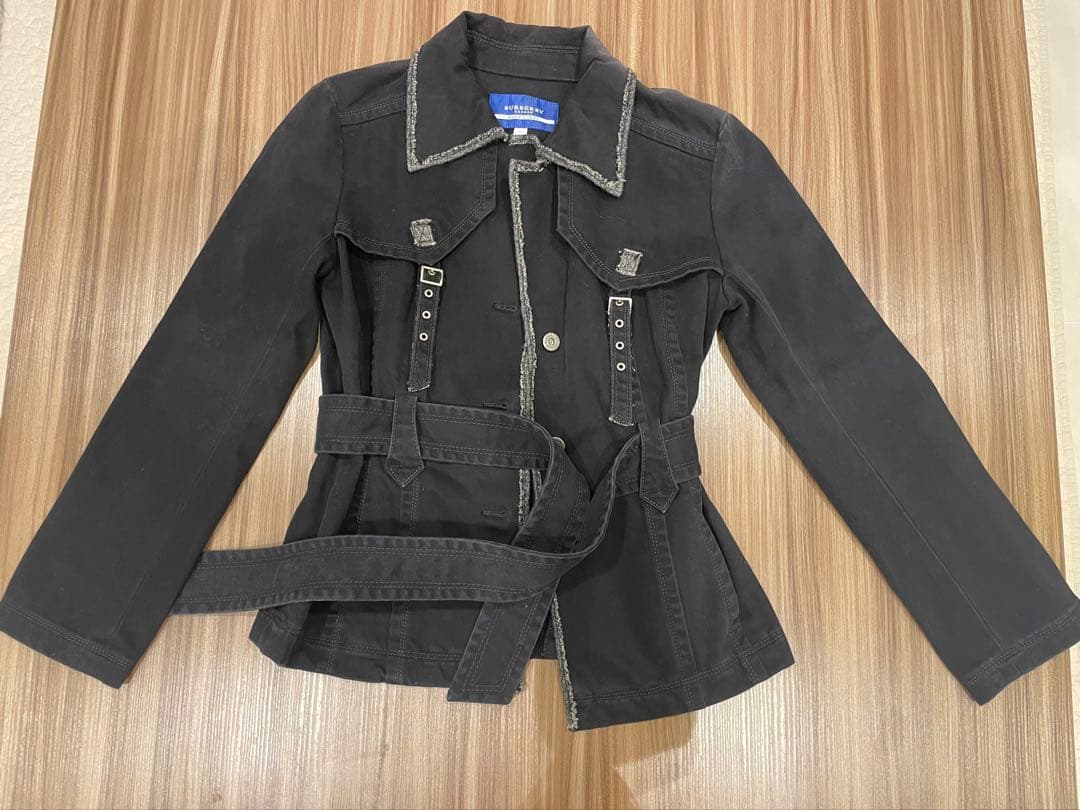 【美シルエット】バーバリーブルーレーベル ベルトジャケット 黒 38