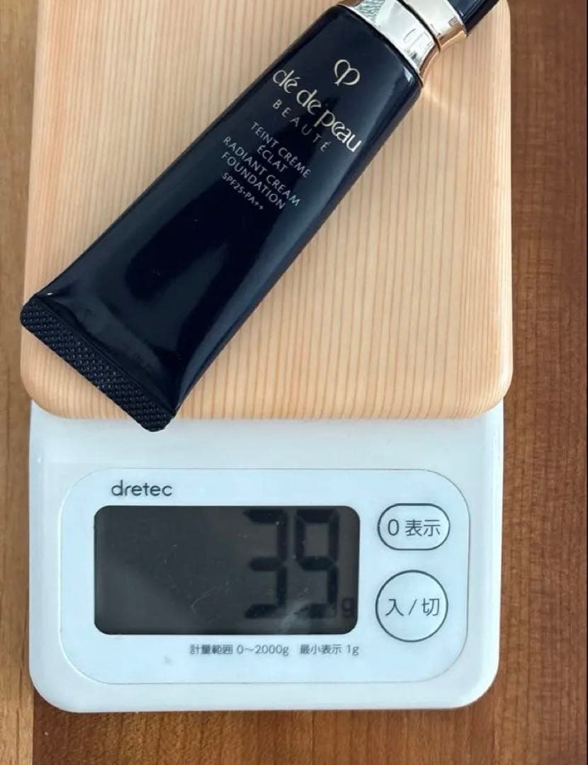 クレドポー　ボーテ　タンクレームエクラn ファンデ　オークル10
