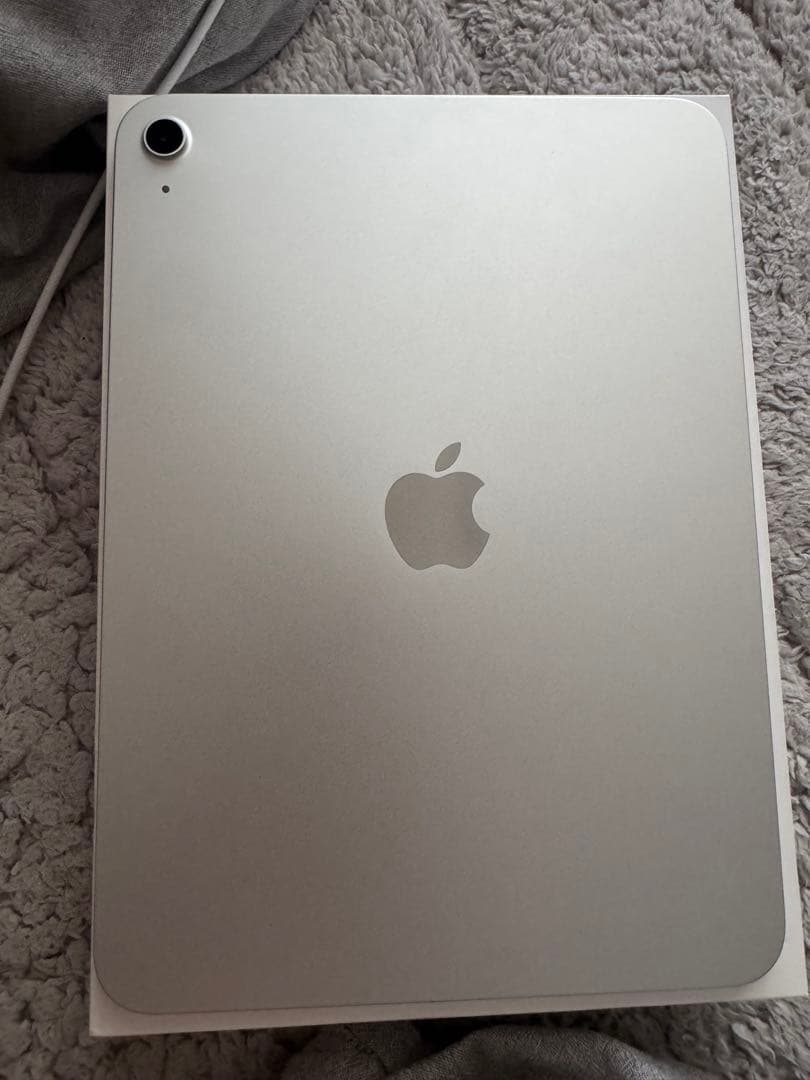 Apple iPad 10.9インチ シルバー 本体 10世代　128GB