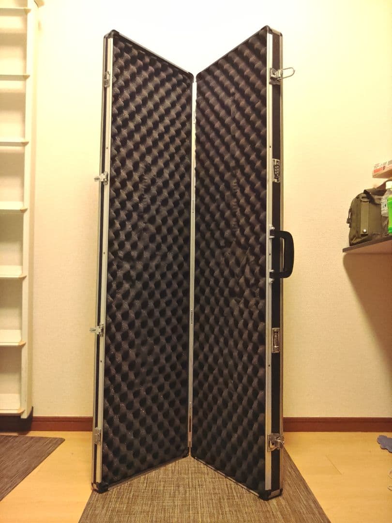 アルミ製ロック付きハードケース