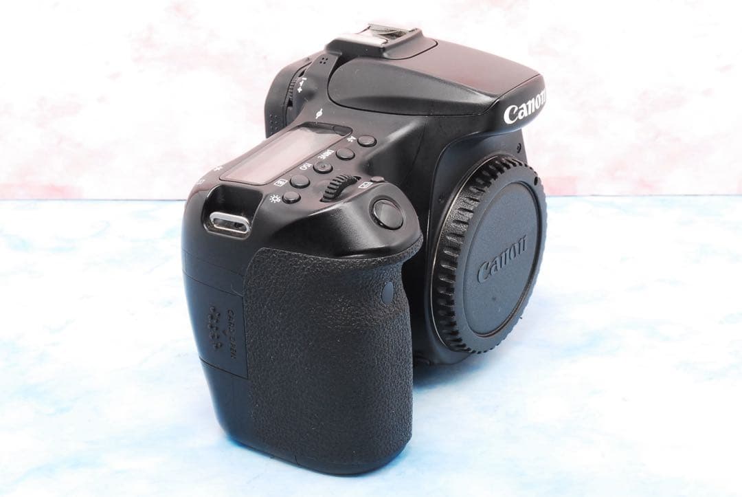 キャノン EOS 70D★Wi-Fi搭載★一眼レフカメラ★手ぶれ補正★バッグ