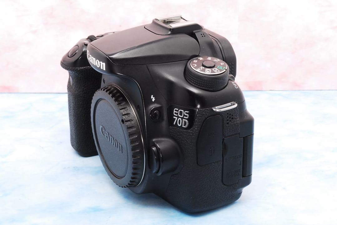 キャノン EOS 70D★Wi-Fi搭載★一眼レフカメラ★手ぶれ補正★バッグ