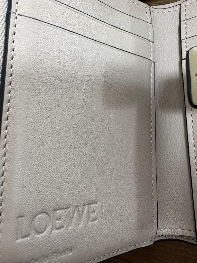 ロエベ　三つ折り財布　イエロー