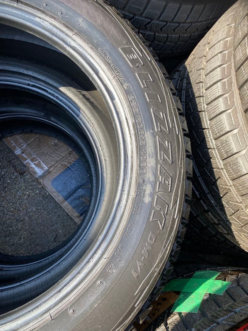 BRIDGESTONE BLIZZAK DMV1 225/60/18 4本セット