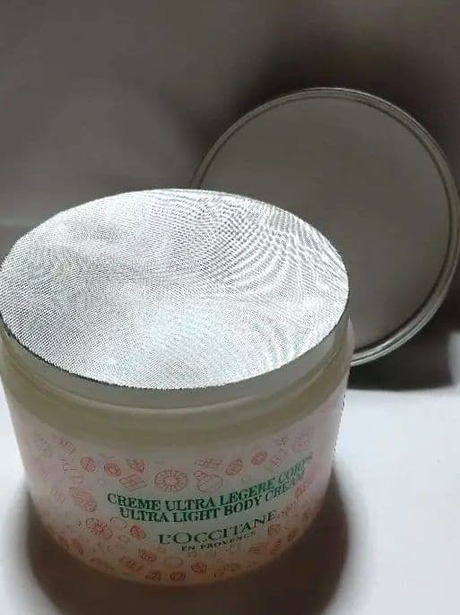 [未使用品]ロクシタン スノーSH ボディクリーム フィグ森の香り 200ml