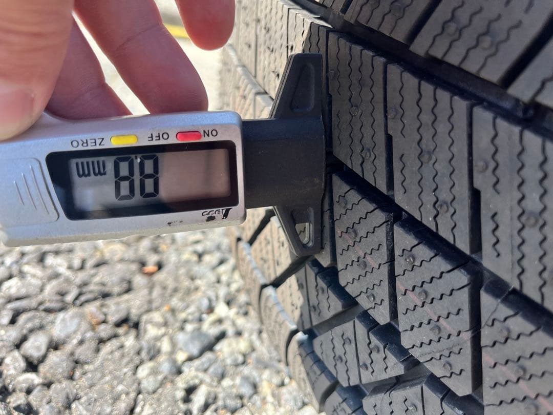 ブリヂストン ブリザック VRX3 215/60R16 スタッドレスタイヤ 4本