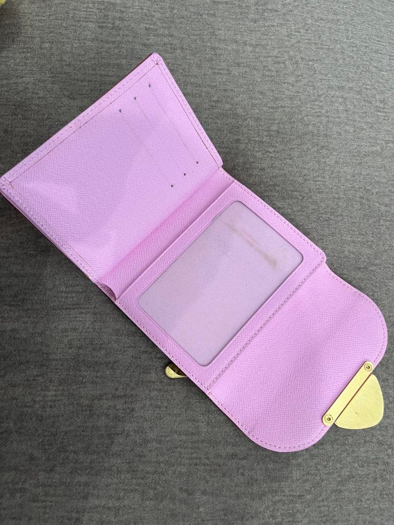 ルイヴィトン　折りたたみ財布