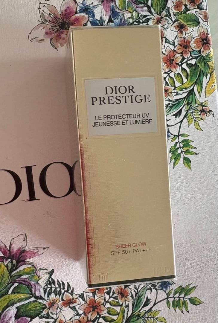 Dior プレステージホワイトルプロテクターUV ルミエールシアーグロー未開封