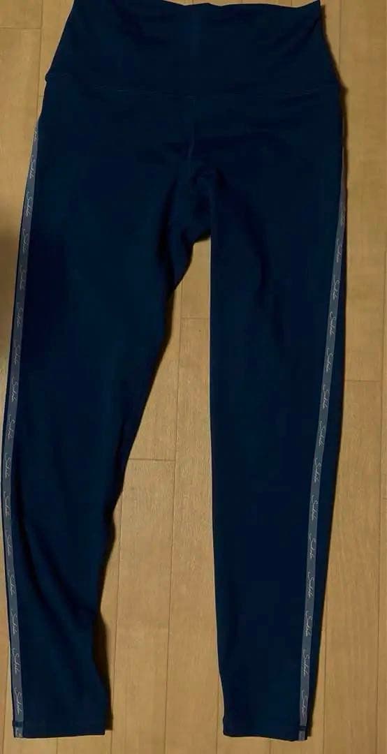 美品SUKALA バックギャザーレギンス Ｍサイズ ダークネイビー