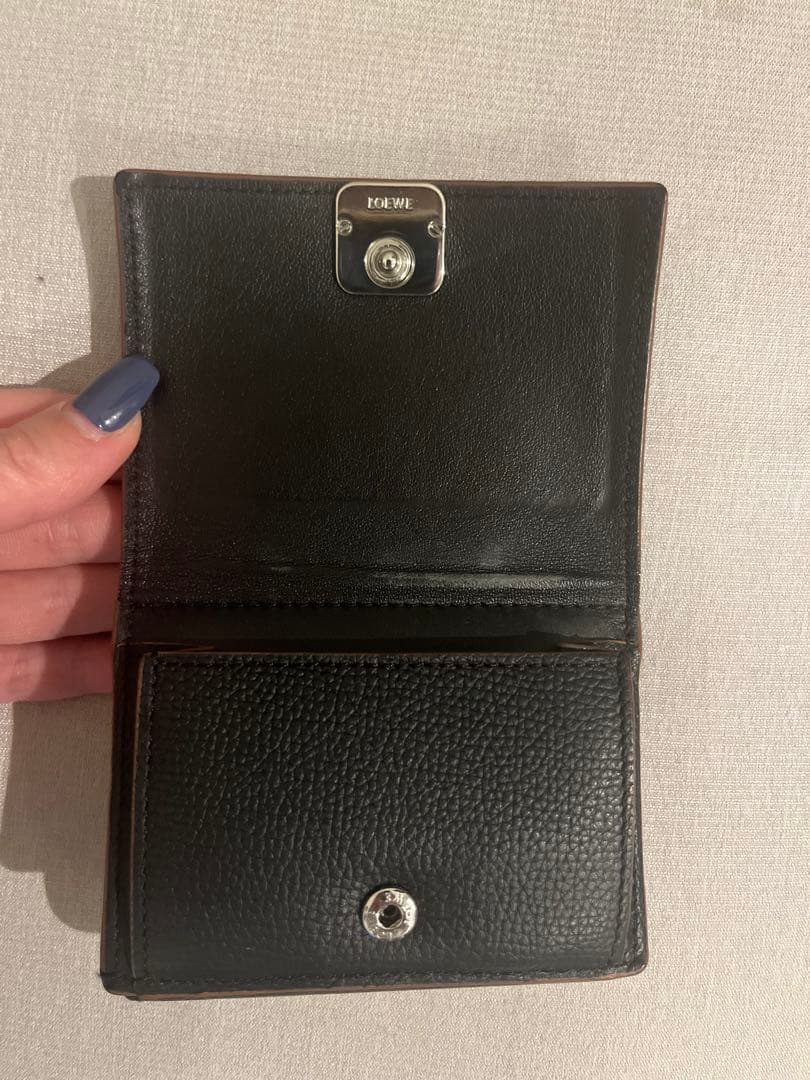 し*る様 LOEWE ロエベ アナグラム トライフォールド コンパクトウォレット