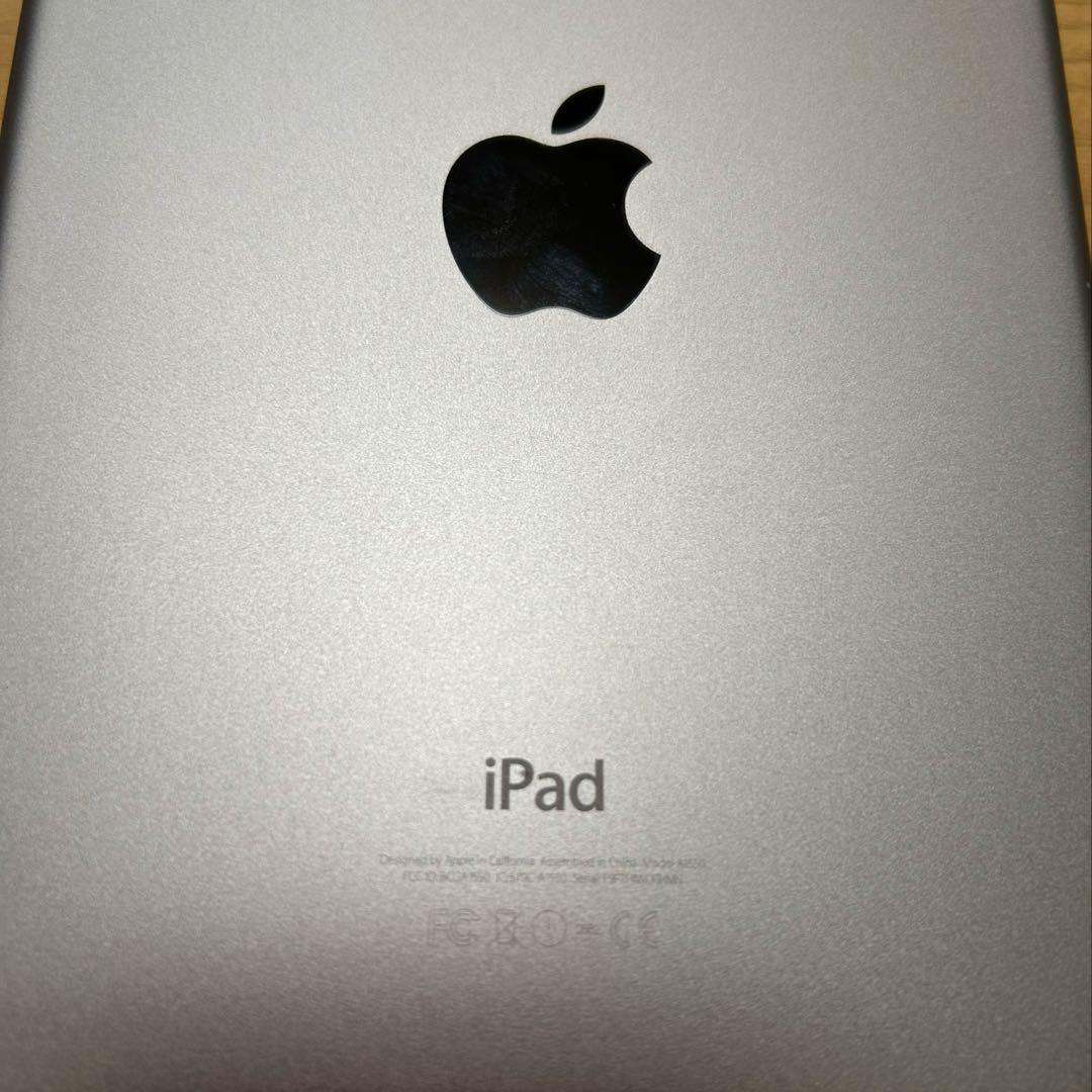 iPad mini 4 128GB 本体　シルバー