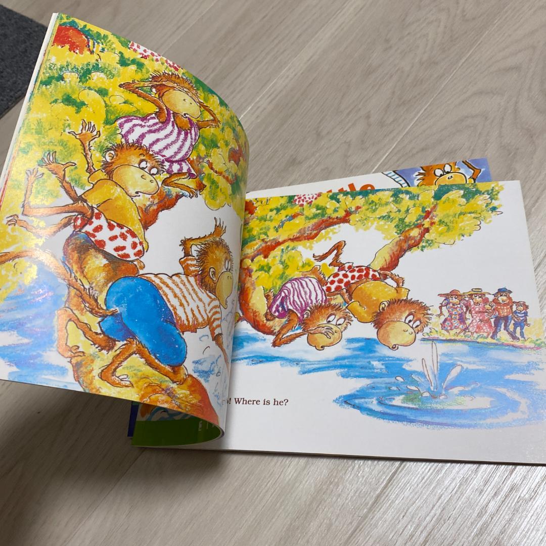 洋書 M11Five Little Monkeys Sitting In A Tree
