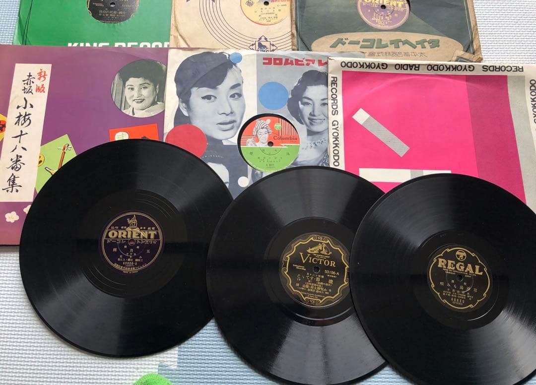 昭和SP盤レコード12枚＋ヴィンテージ森永あられ缶付き