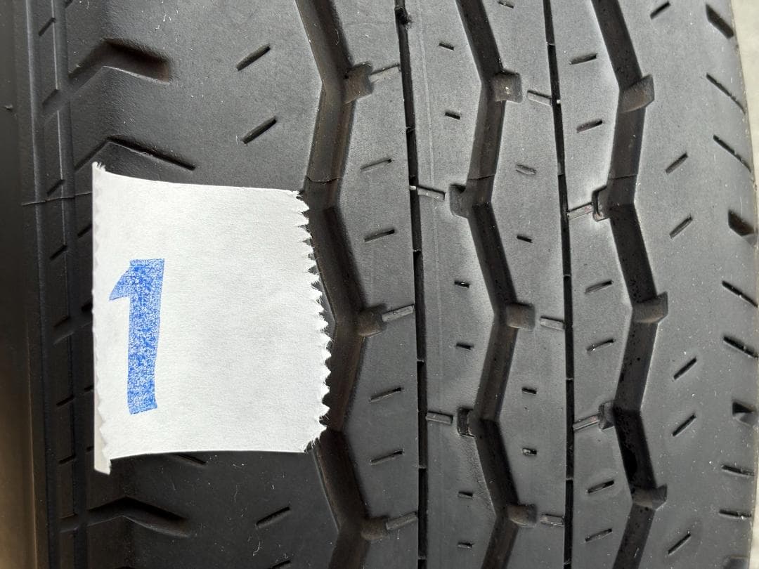 ハイエース純正タイヤ　BSエコピア195/80R15 LT （Ａ-2本セット）