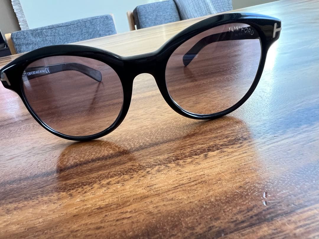 Tom Ford ブラック グラデーション サングラス TF298 01B