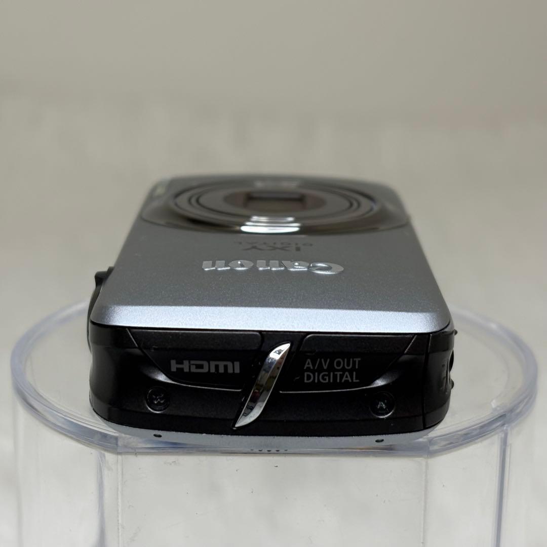Canon カメラ　IXY 930IS PC1437 充電器 コンデジ　動作品