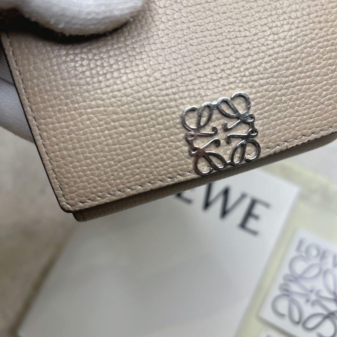 人気色✨ LOEWE ロエベ トライフォールド 三つ折り財布 サンド 箱 袋付き