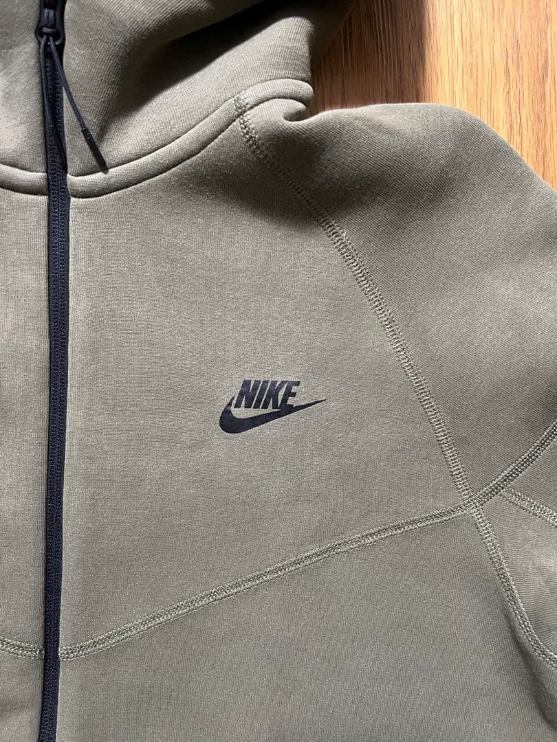 Nike テックフリース　オリーブグリーンジャージ上下セット　上着Ｌ.パンツＭ