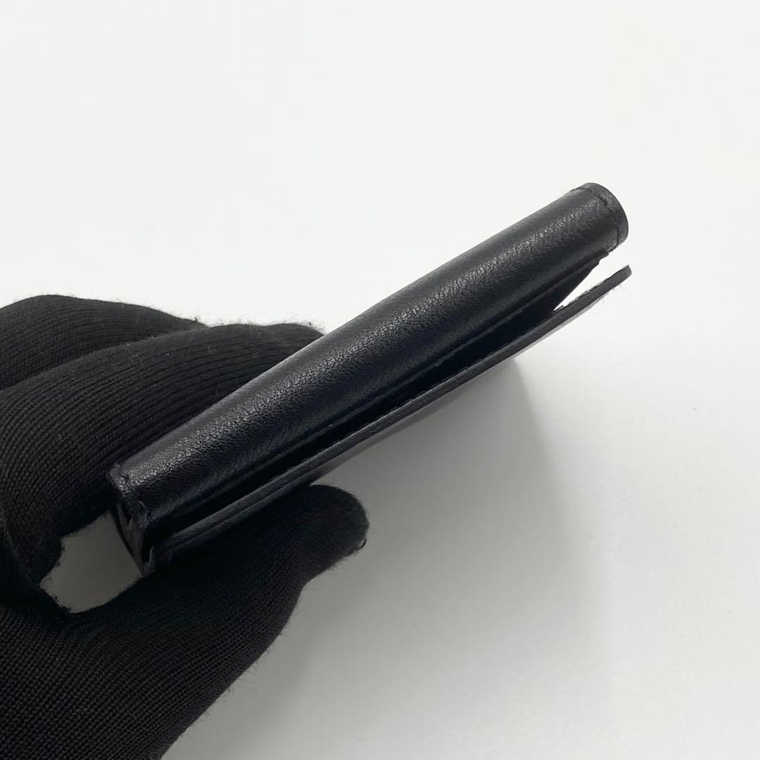 未使用　イルビゾンテ　折り財布　ロゴ刻印　フラップ　レザー　ブラック