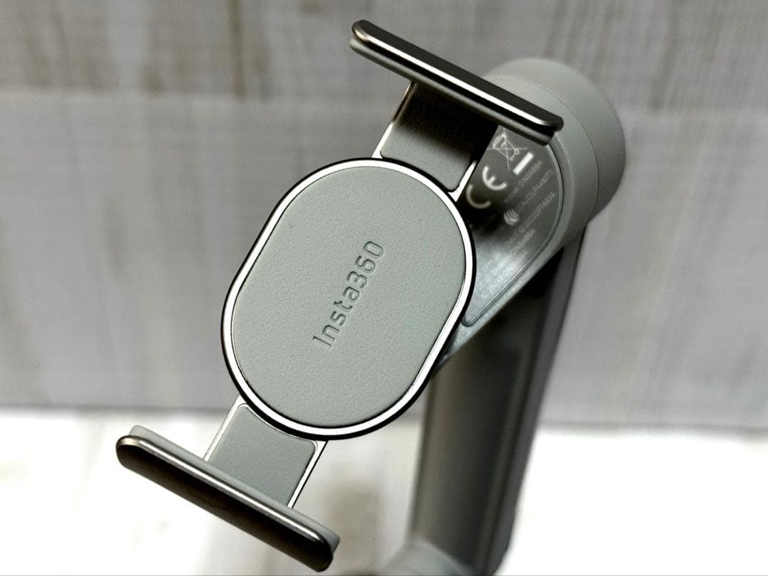 【極美品】 Insta360 Flow - AI搭載スマートフォン用ジンバル