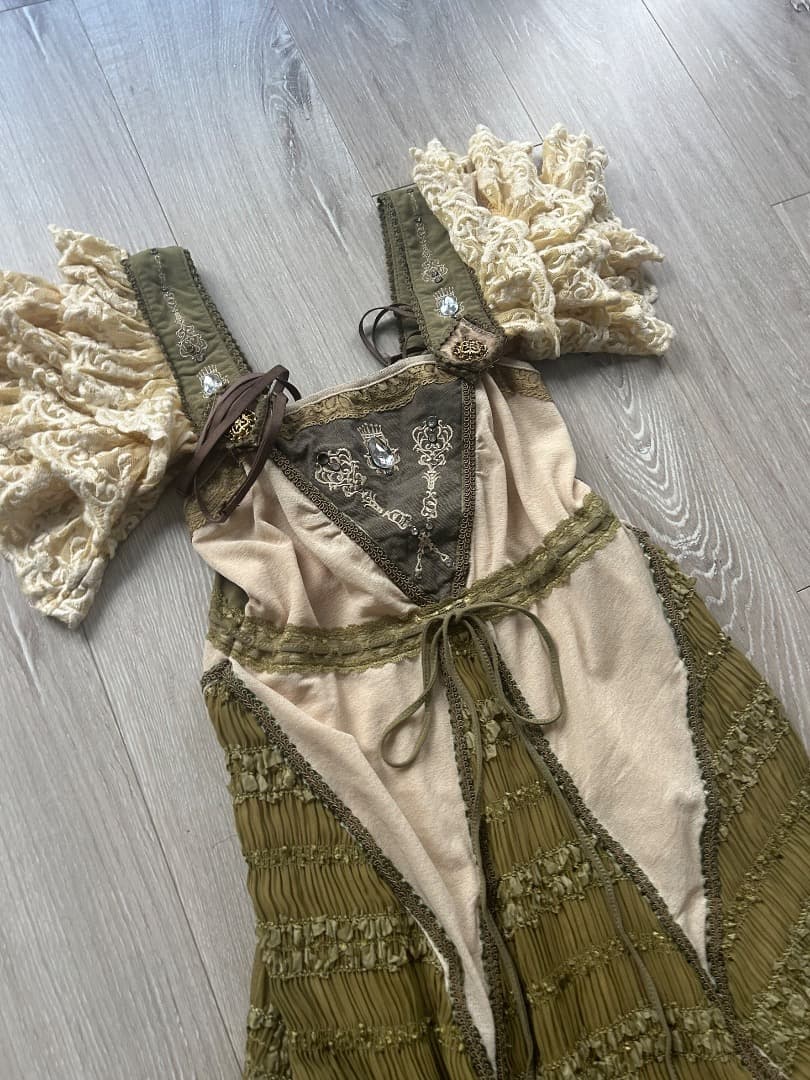 希少 ozz angelo 刺繍フレアワンピース