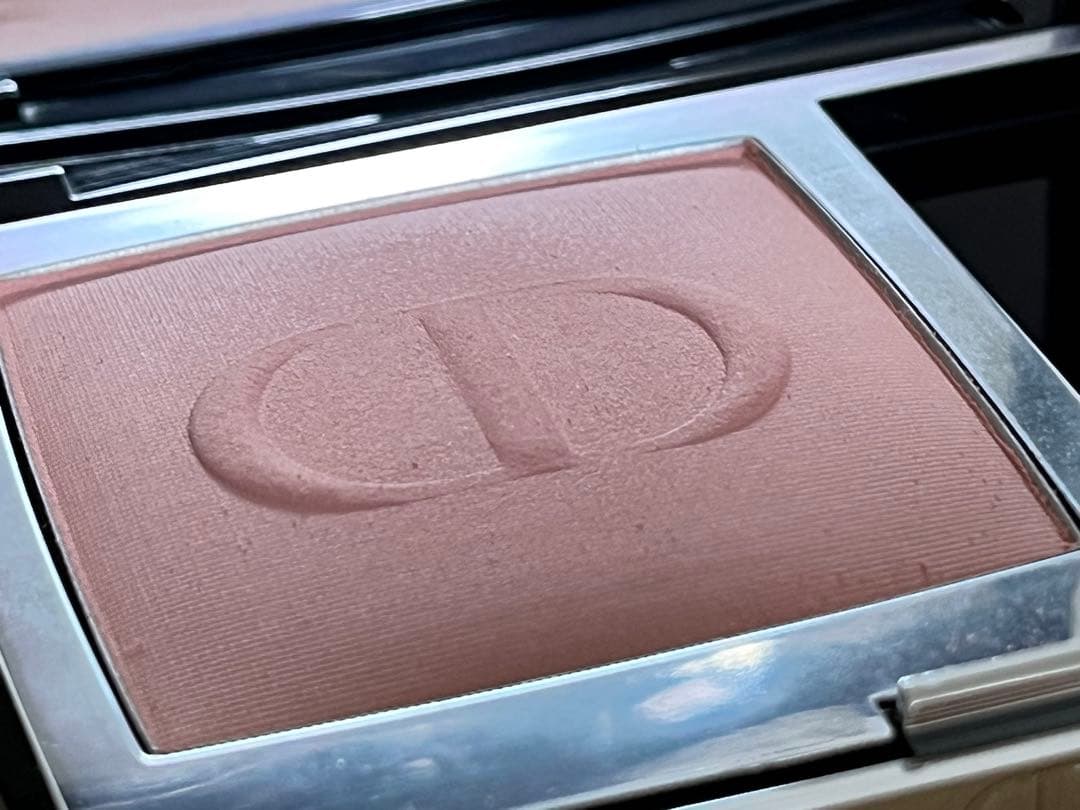 【aya⛄️ 】【Dior】ROUGE BLUSH 732 ピーチコロール