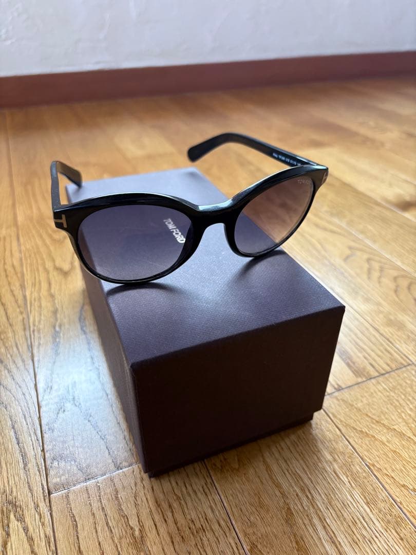 TOM FORDサングラス