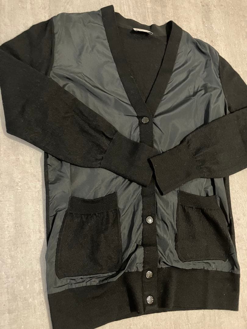 Moncler モンクレール　ウールとナイロンのコンビVネックカーディガン