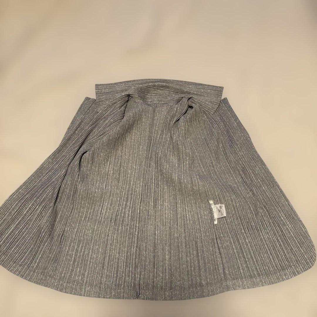 試着のみ美品　PLEATS PLEASE シルバージャケット サイズ3