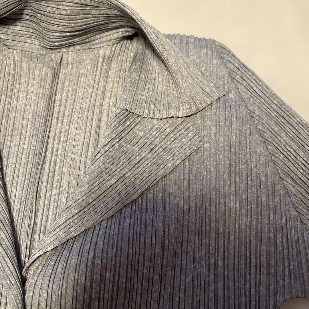 試着のみ美品　PLEATS PLEASE シルバージャケット サイズ3