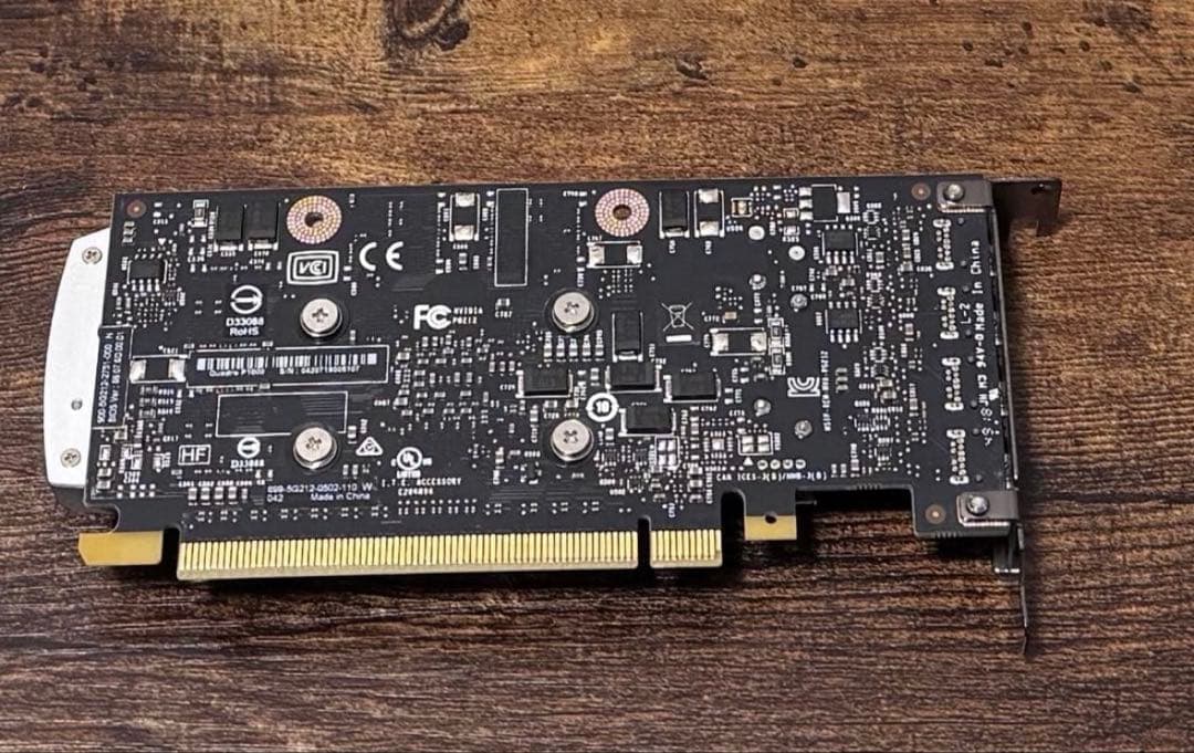 NVIDIA Quadro P1000 グラフィックカード