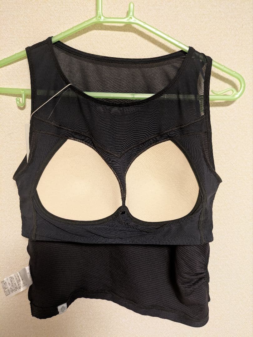 【新品タグ付き】SUKALAツインクロスショートタンクＭサイズ