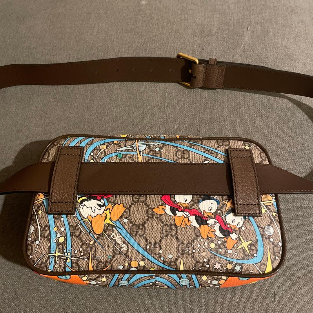 【限定品　ほぼ未使用】ディズニー ドナルドダック ボディバッグ
