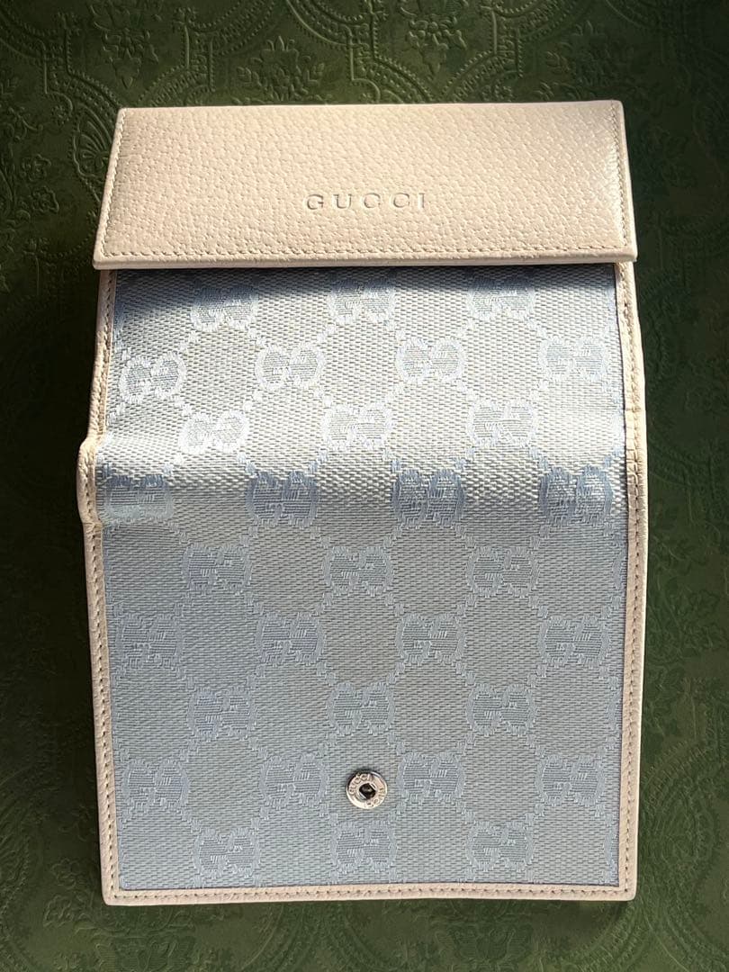 【新品未使用】GUCCI 二つ折り財布　GGキャンバス　水色&ホワイト