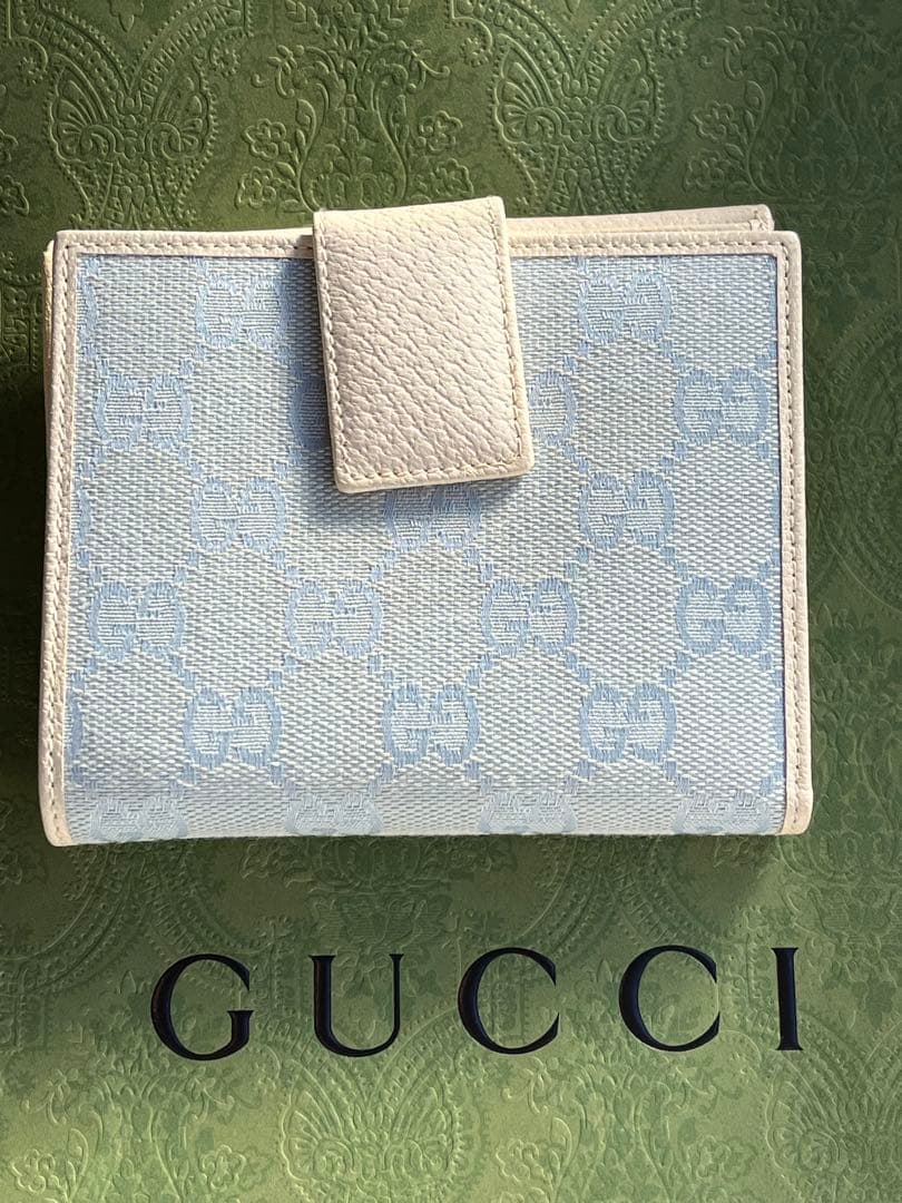 【新品未使用】GUCCI 二つ折り財布　GGキャンバス　水色&ホワイト