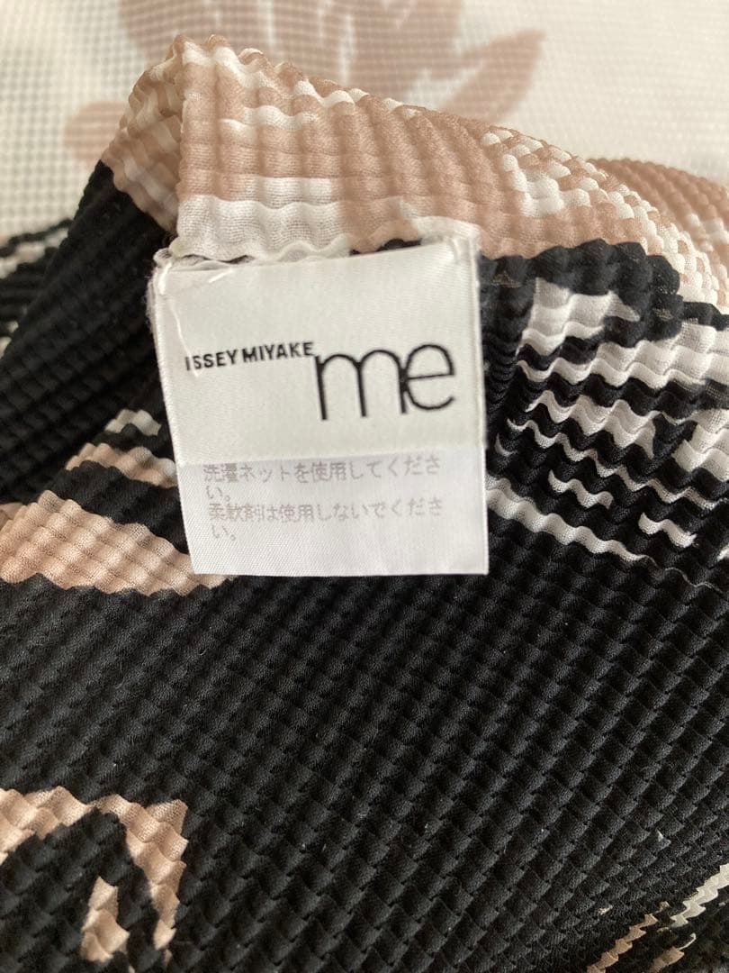 ISSEY MIYAKE me イッセイミヤケ　半袖Tシャツ　カットソー