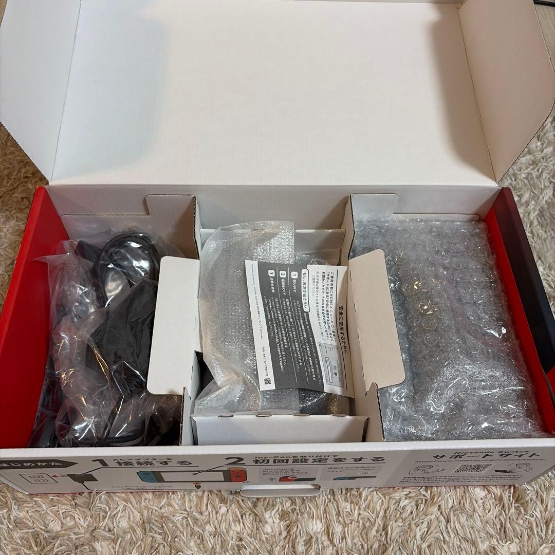 【美品】Nintendo Switch 本体 元箱付き　Joy-Conなし