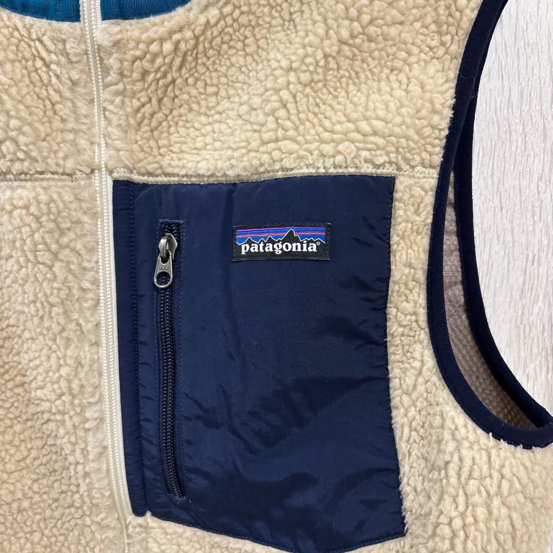 patagonia フリース ベスト ベージュ/ネイビー