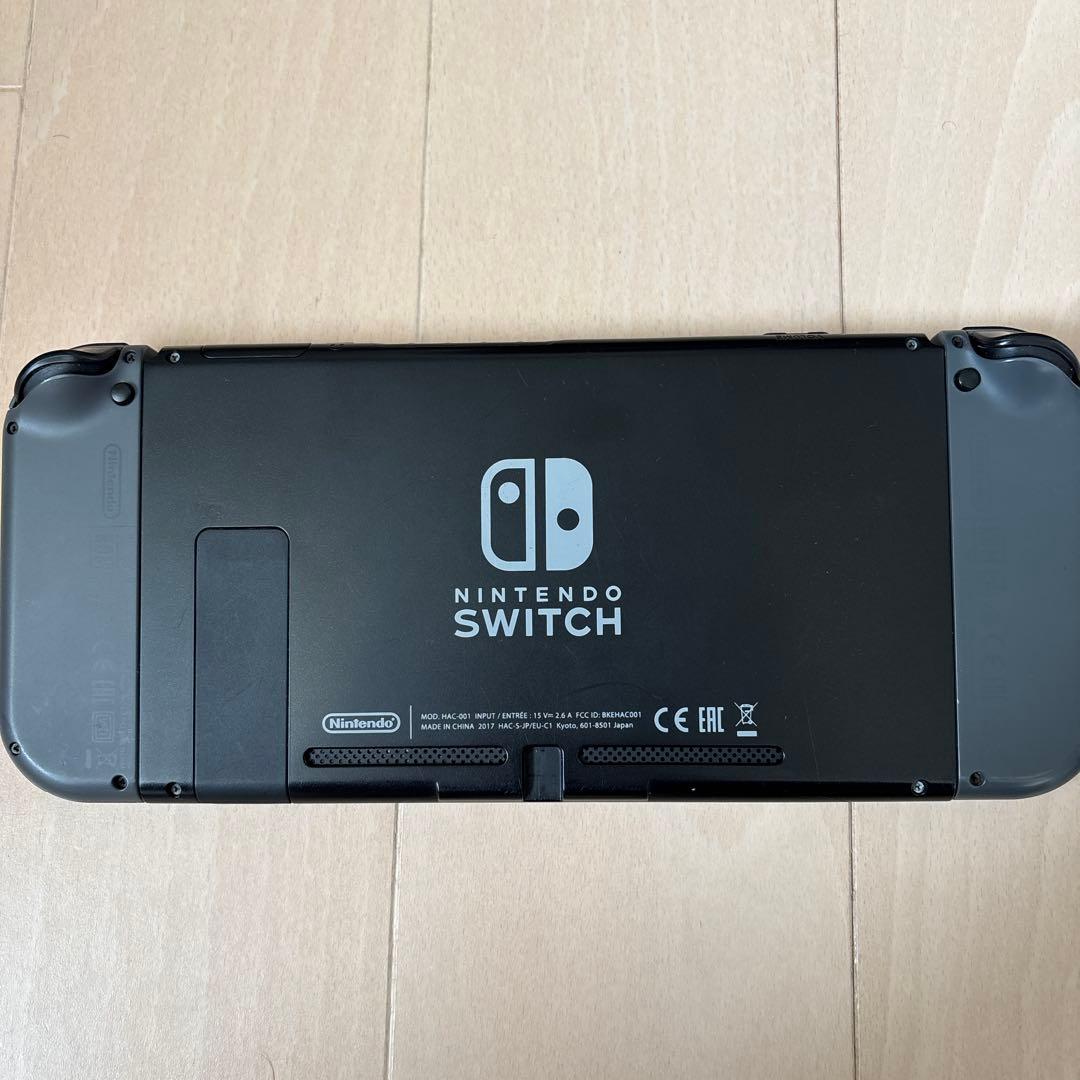 Nintendo Switch 本体とソフト4本（マリオカート8など）