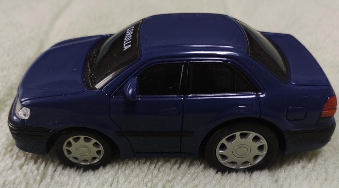8th COROLLA ミニカー 青色