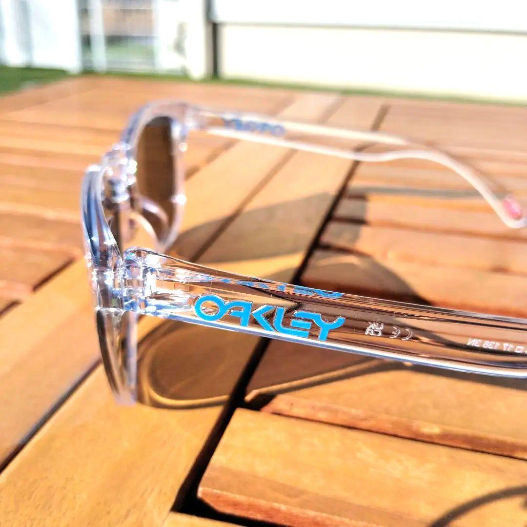 OAKLEY クリアフレーム ブルーレンズ サングラス